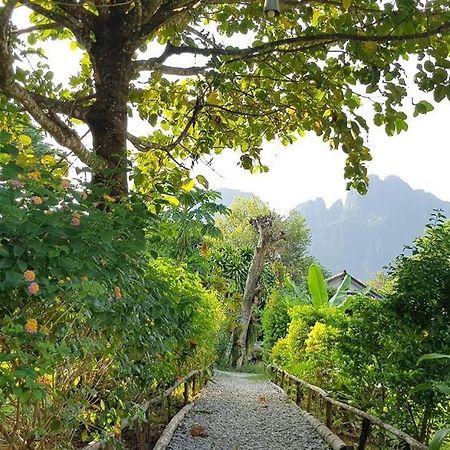 Pasanchai Bungalow Vang Vieng Exteriör bild