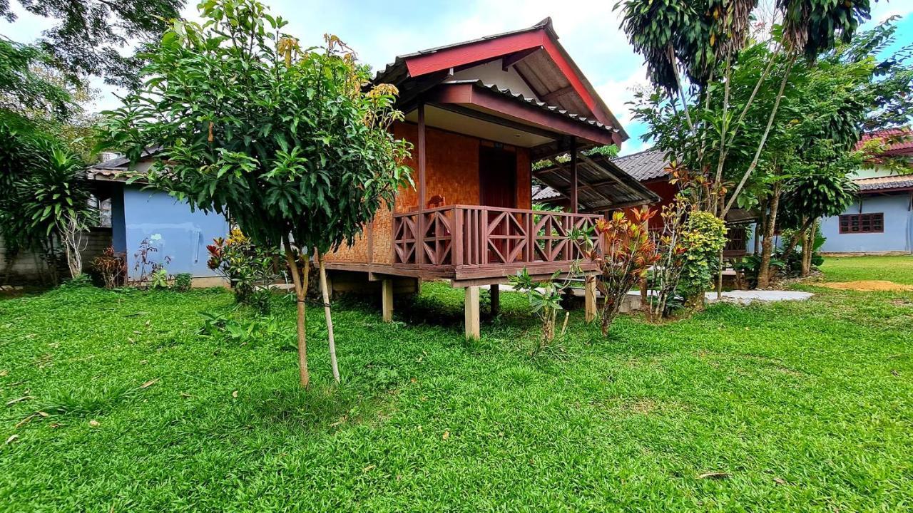 Pasanchai Bungalow Vang Vieng Exteriör bild