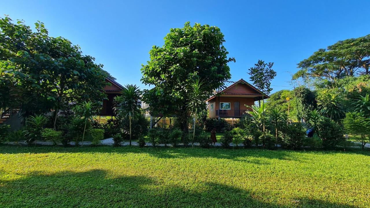 Pasanchai Bungalow Vang Vieng Exteriör bild