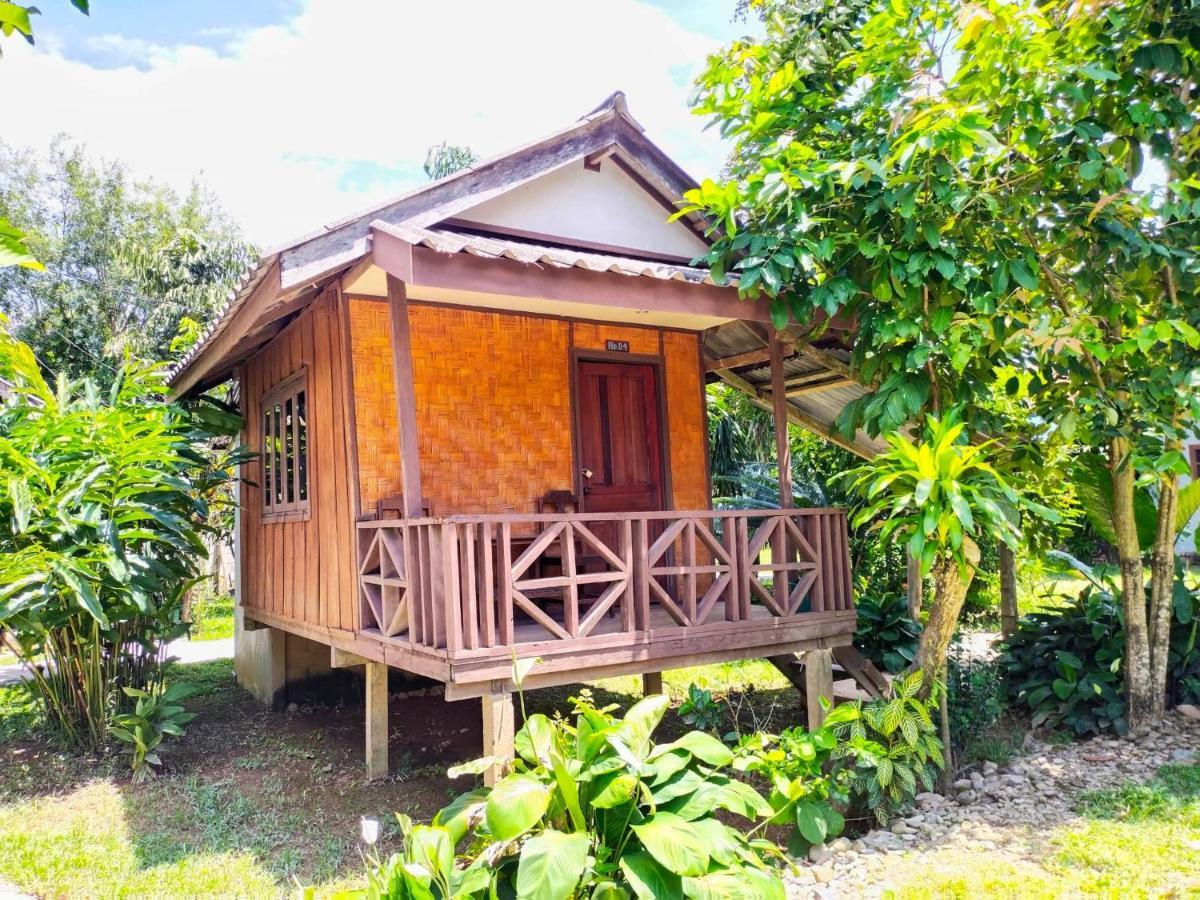 Pasanchai Bungalow Vang Vieng Exteriör bild