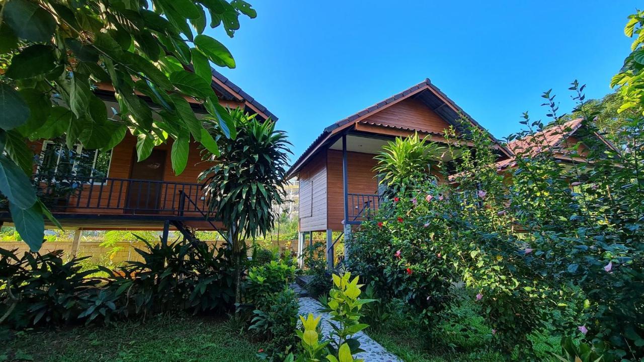 Pasanchai Bungalow Vang Vieng Exteriör bild