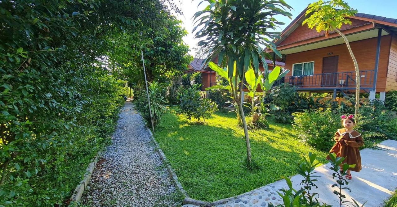 Pasanchai Bungalow Vang Vieng Exteriör bild