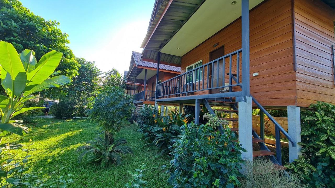 Pasanchai Bungalow Vang Vieng Exteriör bild