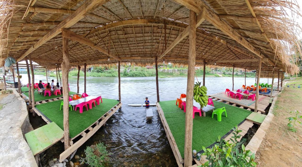 Pasanchai Bungalow Vang Vieng Exteriör bild
