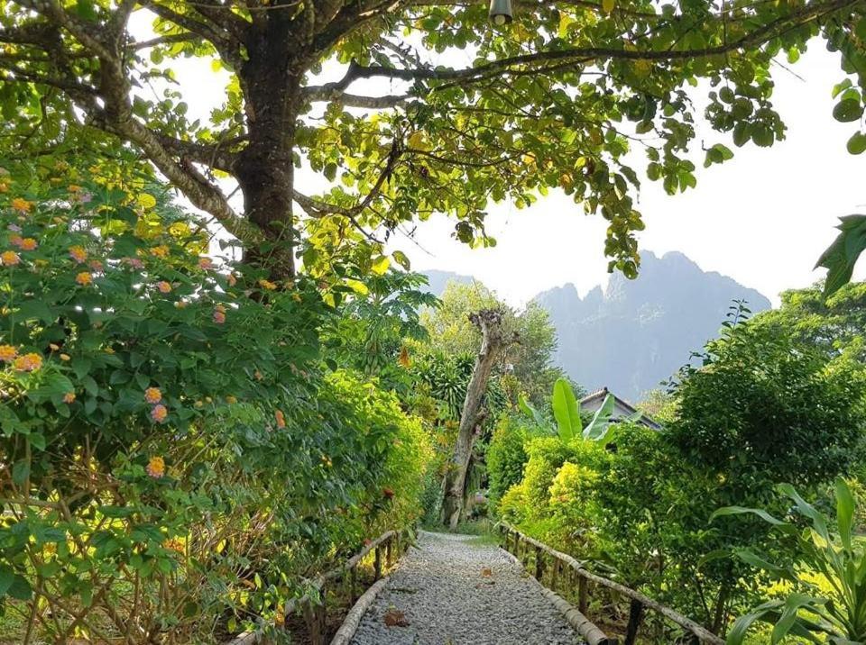 Pasanchai Bungalow Vang Vieng Exteriör bild