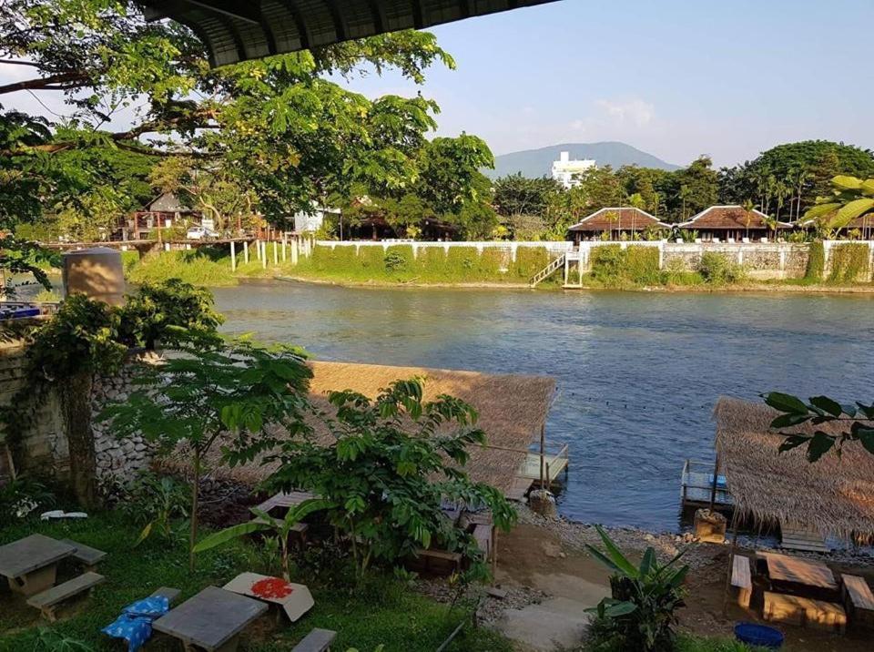Pasanchai Bungalow Vang Vieng Exteriör bild